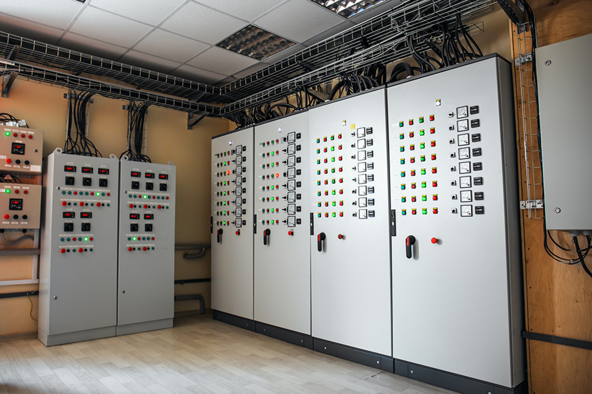 Schalt­anlagen­bau bei WSB-Weintraub Smart Buildings GmbH in Ludwigsau
