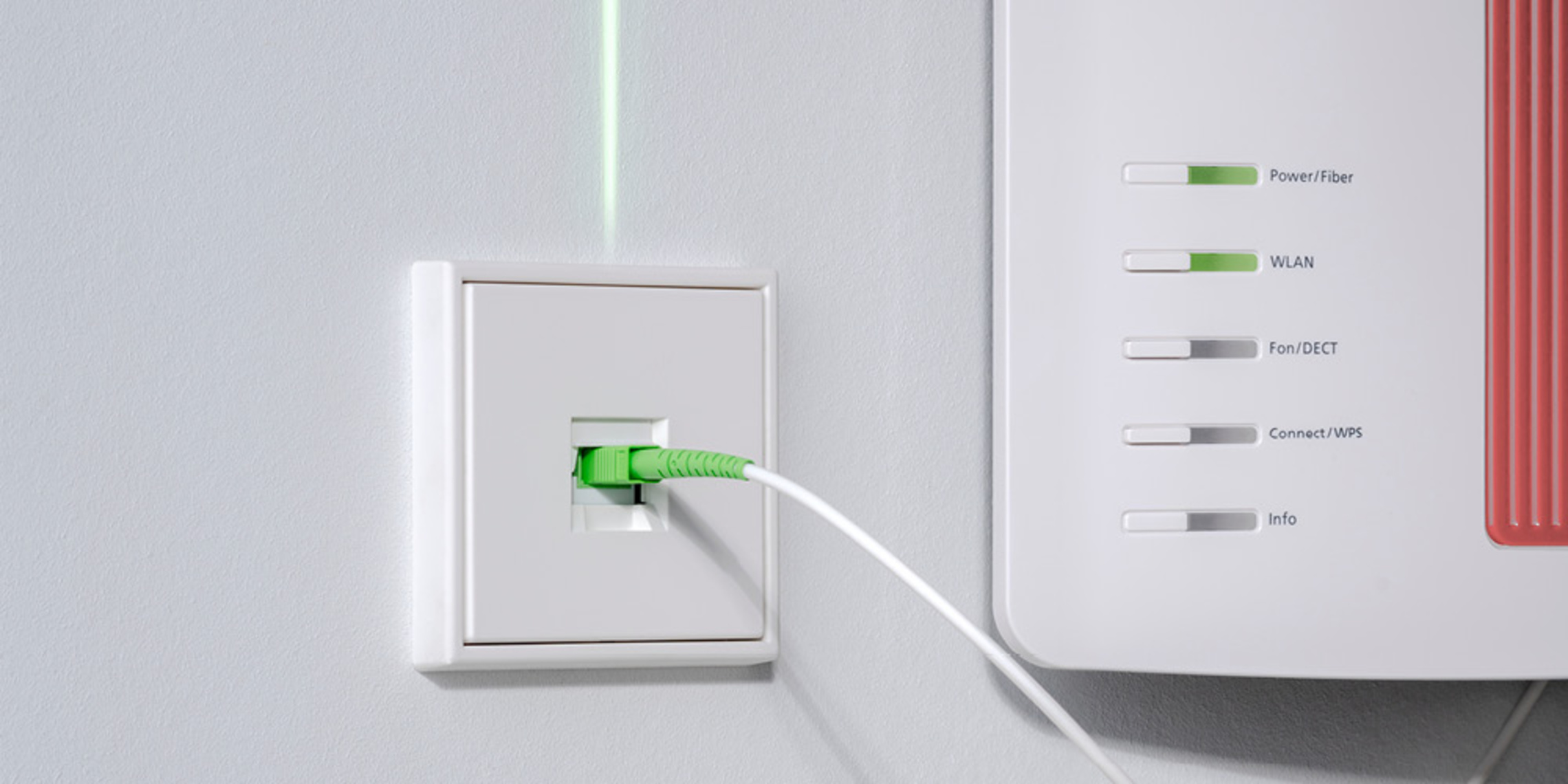 Die neuen Glasfaser-Anschlussdosen bei WSB-Weintraub Smart Buildings GmbH in Ludwigsau